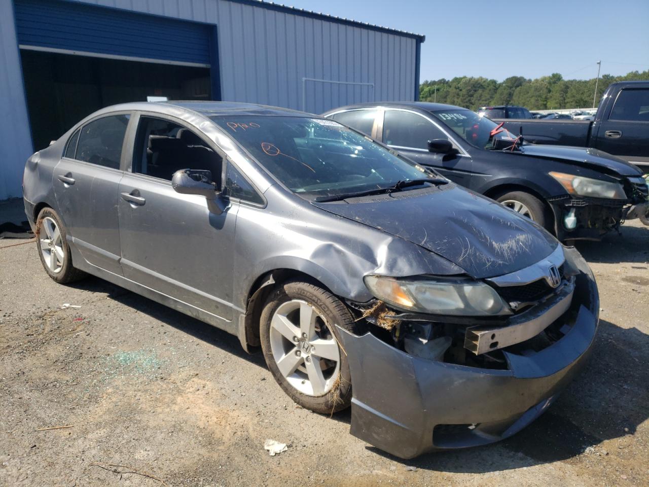 HONDA CIVIC LX-S 2010 with VIN 19XFA1F68AE041624 - Photo from auction