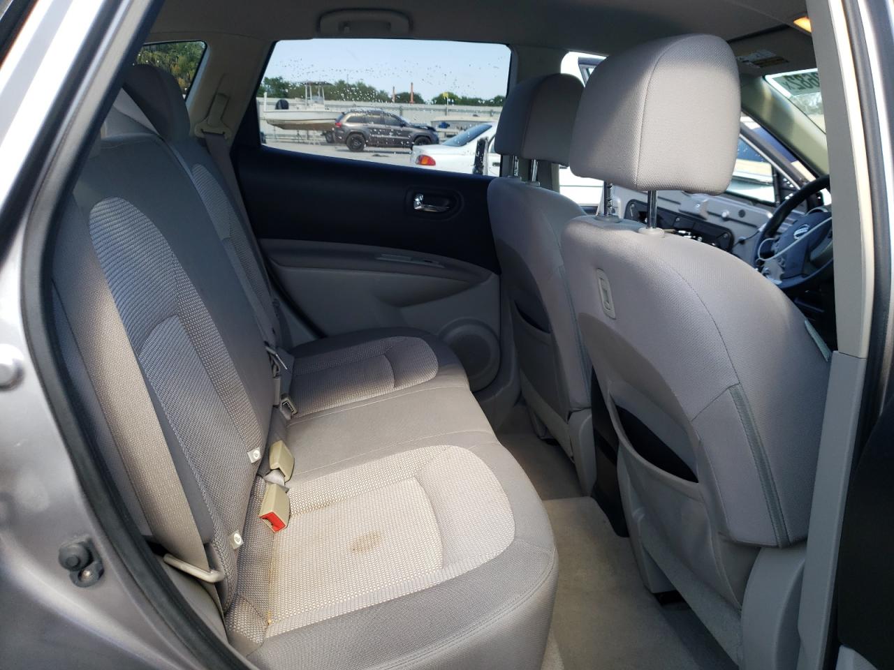 Photo 6 from auction – 2011 NISSAN ROGUE S with VIN JN8AS5MT6BW564580