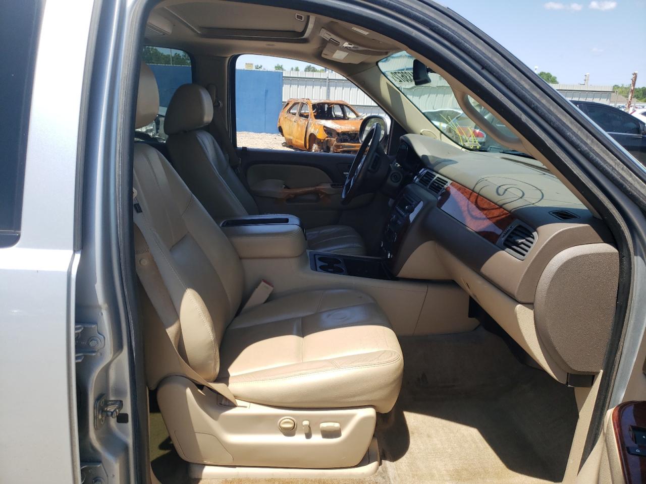 Photo 5 from auction – 2012 CHEVROLET SUBURBAN C with VIN 1GNSCJE0XCR277017