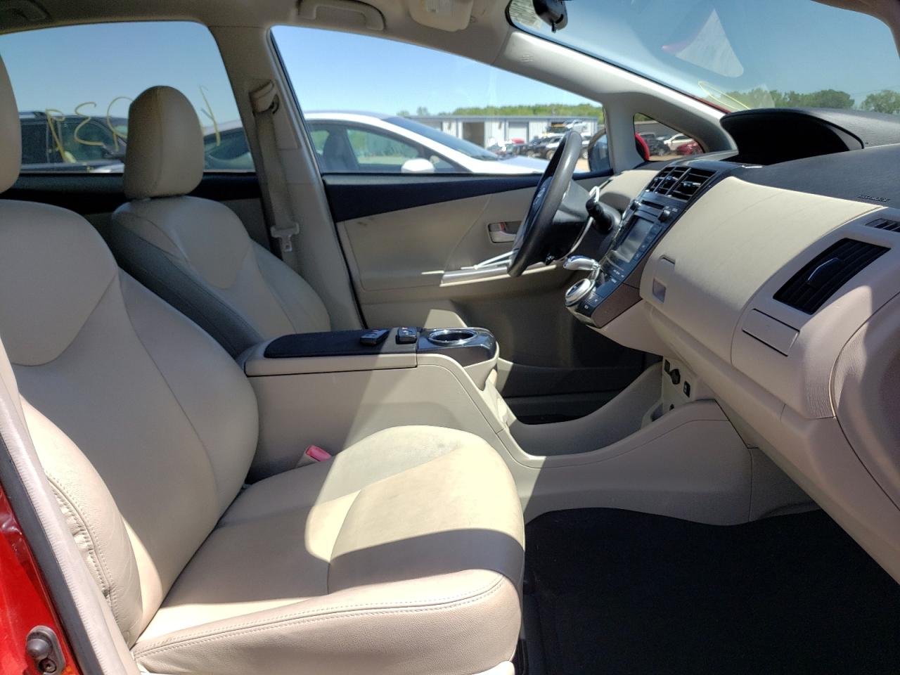 Photo 5 from auction – 2012 TOYOTA PRIUS V with VIN JTDZN3EU1C3152779