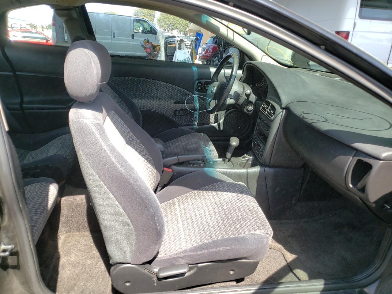 Photo 5 from auction – 2000 SATURN SC2 with VIN 1G8ZY1277YZ168557