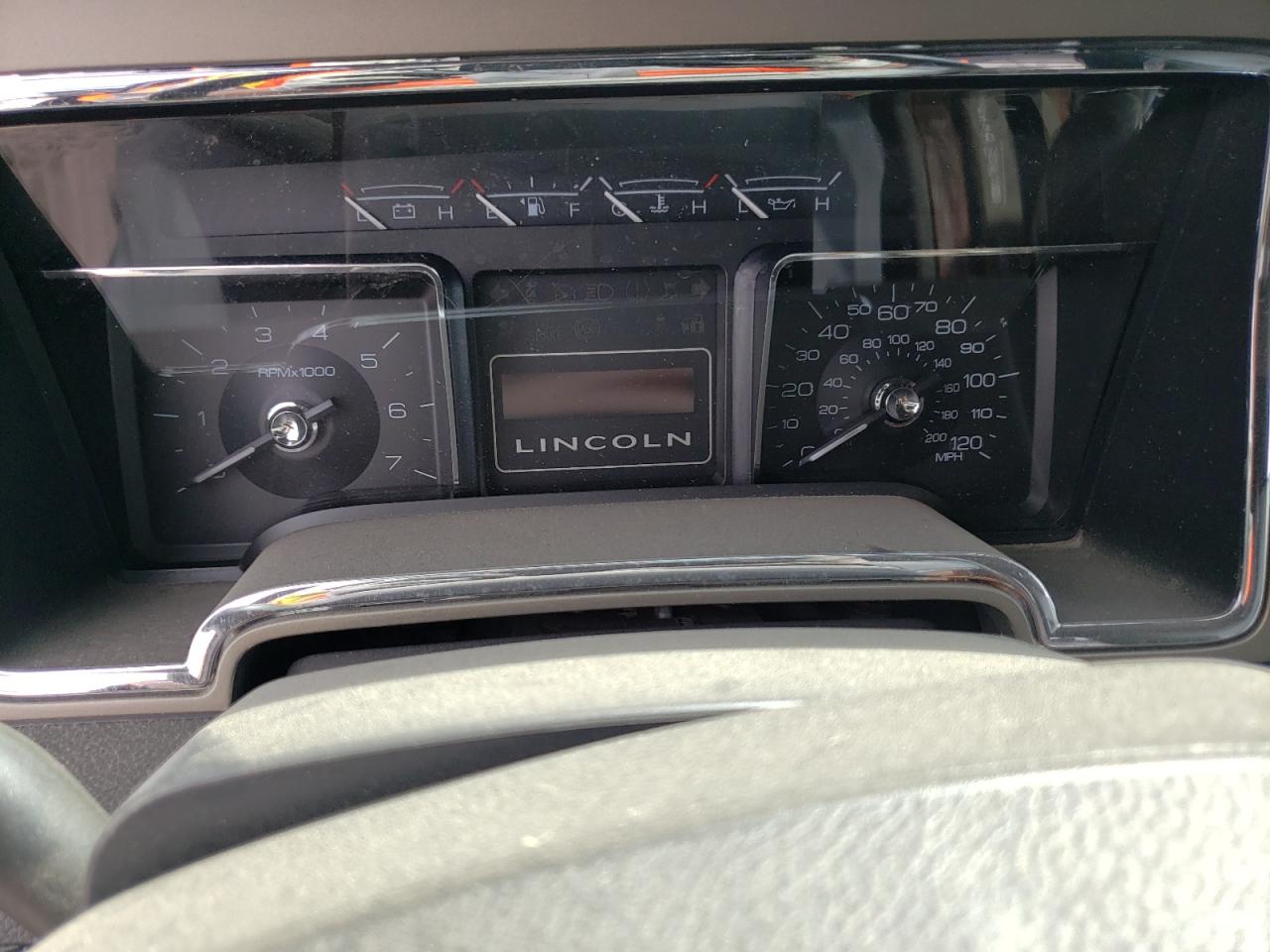 Photo 8 from auction – 2014 LINCOLN NAVIGATOR with VIN 5LMJJ2J51EEL02911