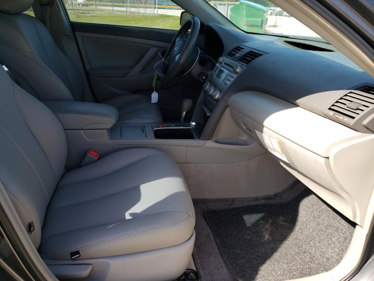 Photo 5 from auction – 2011 TOYOTA CAMRY BASE with VIN 4T1BF3EK0BU212178