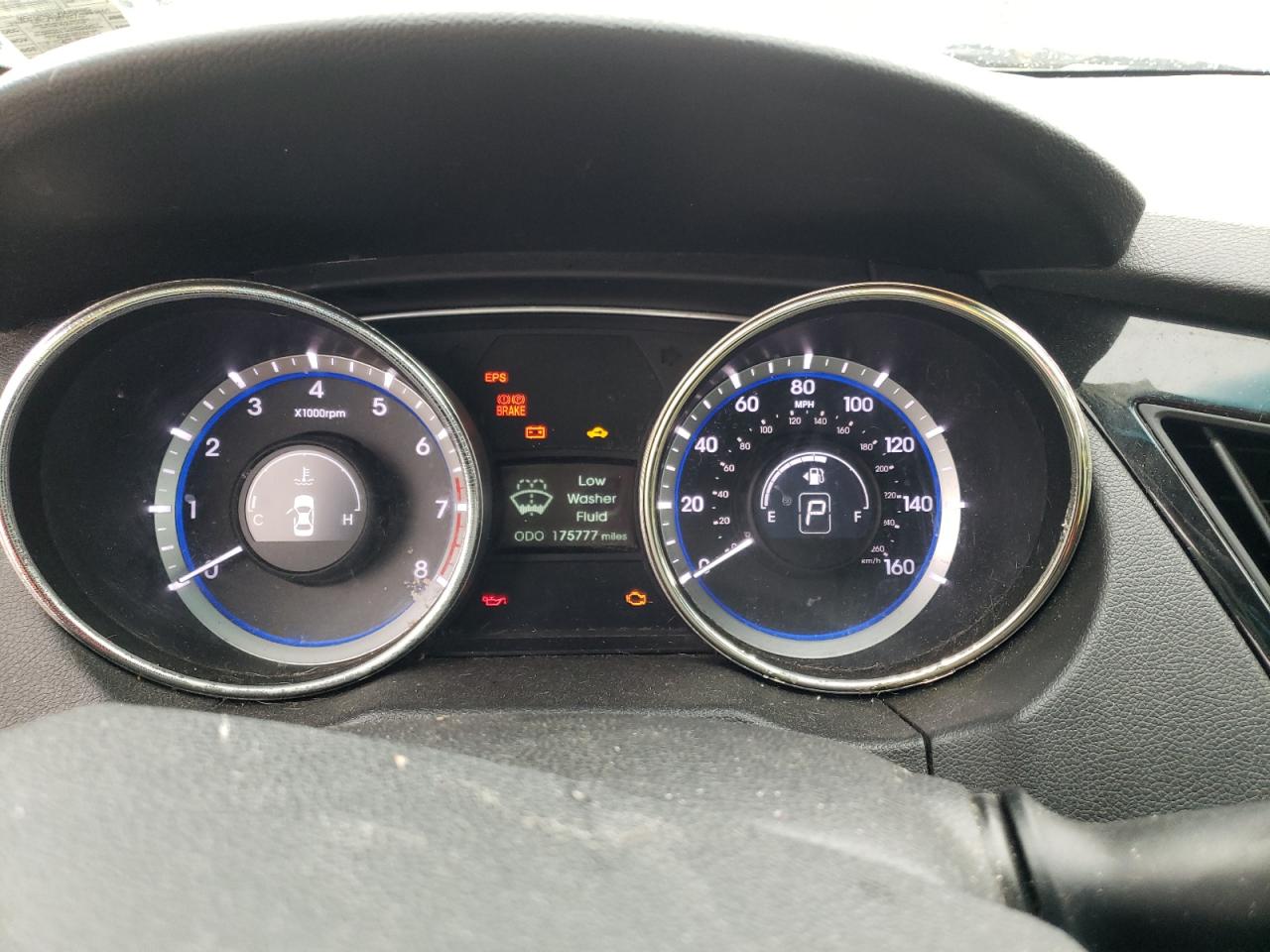 Photo 8 from auction – 2011 HYUNDAI SONATA SE with VIN 5NPEC4AC1BH018476