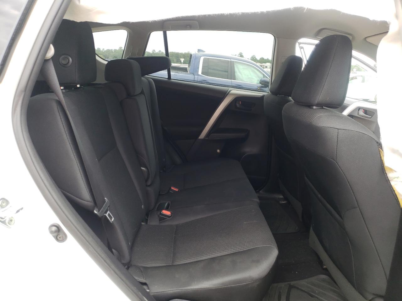 Photo 6 from auction – 2016 TOYOTA RAV4 LE with VIN 2T3ZFREV4GW310852