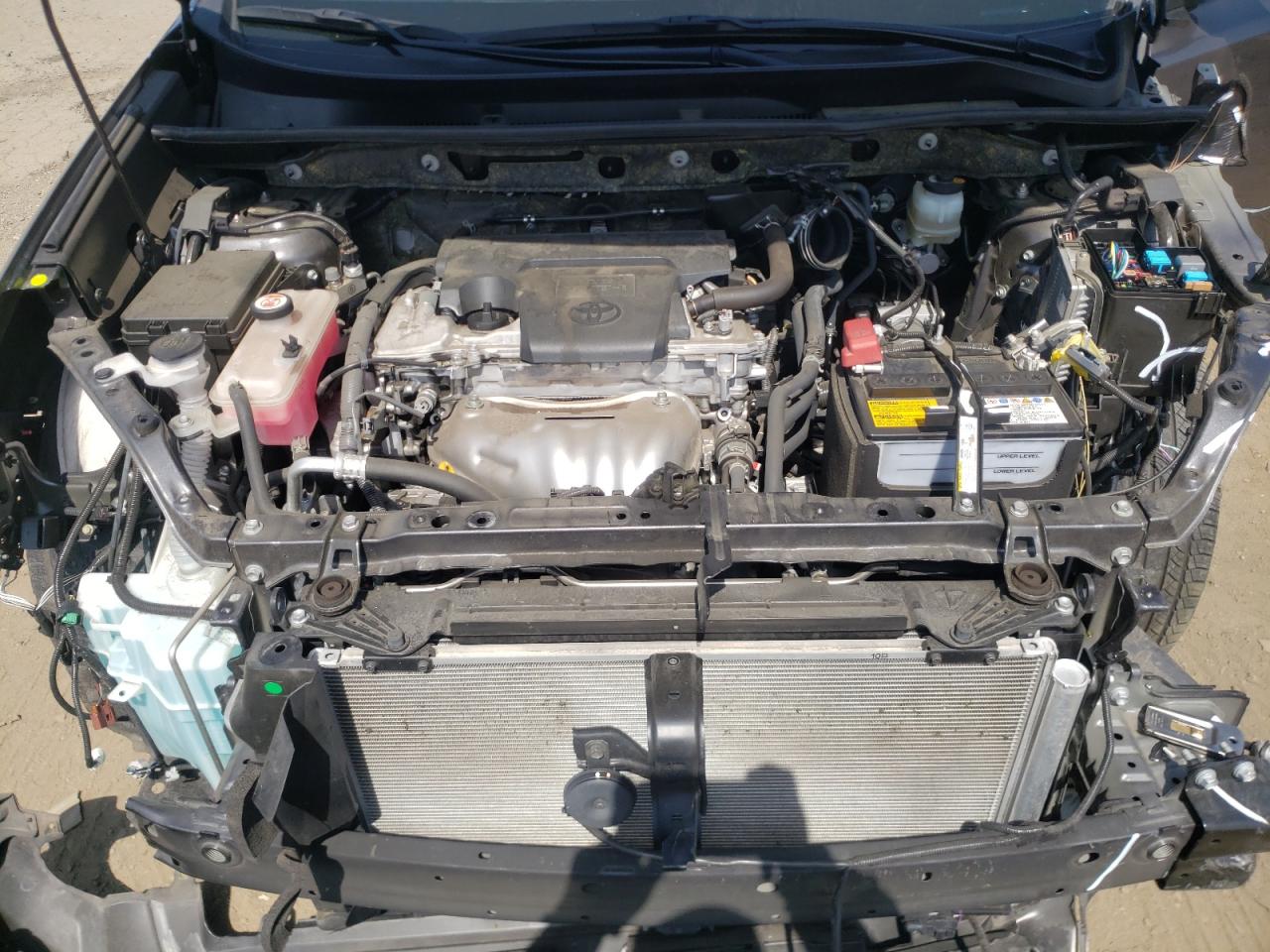 Photo 7 from auction – 2018 TOYOTA RAV4 LE with VIN JTMZFREV4JJ211485