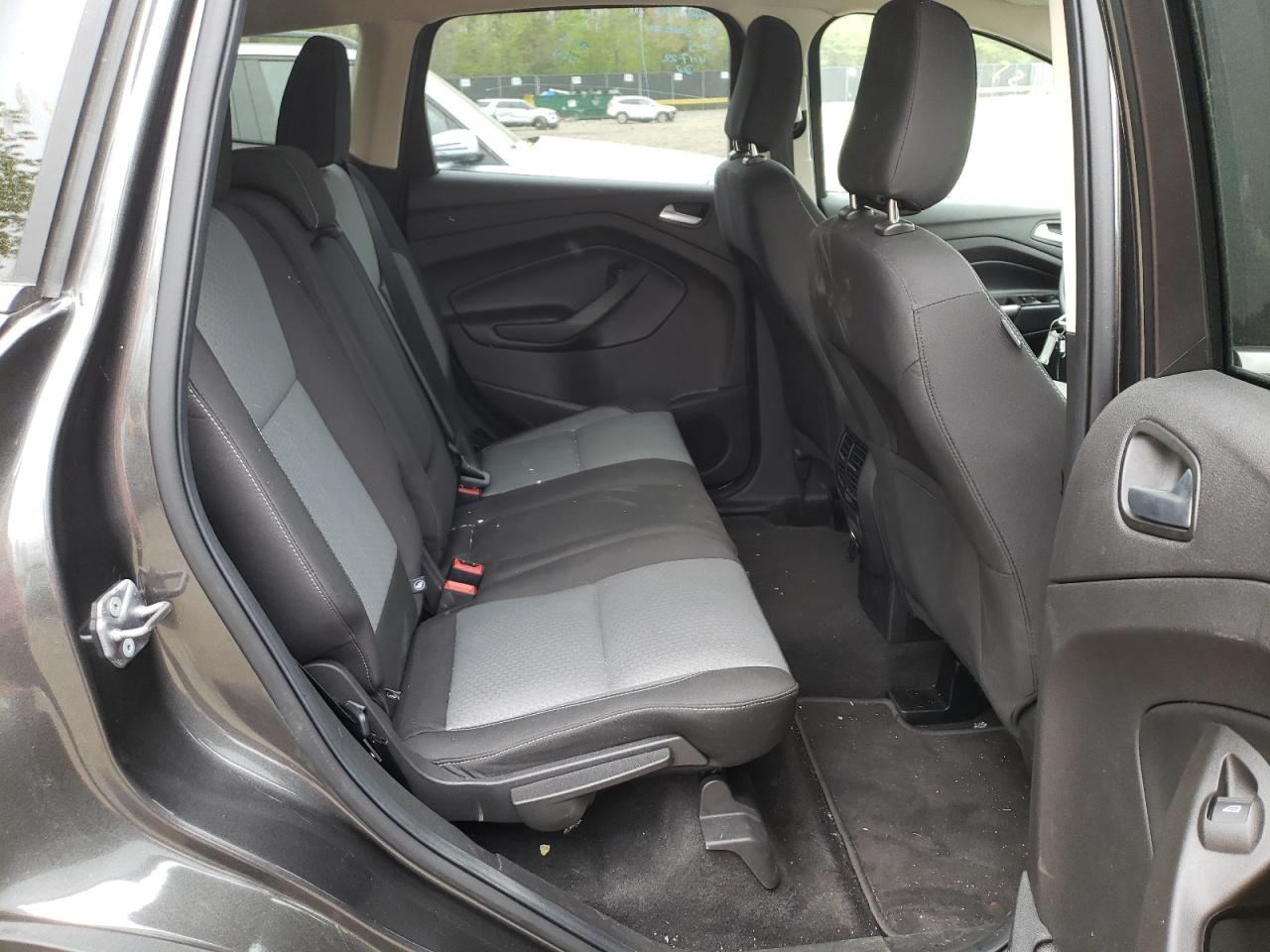 Photo 6 from auction – 2018 FORD ESCAPE SE with VIN 1FMCU9GD2JUC74952