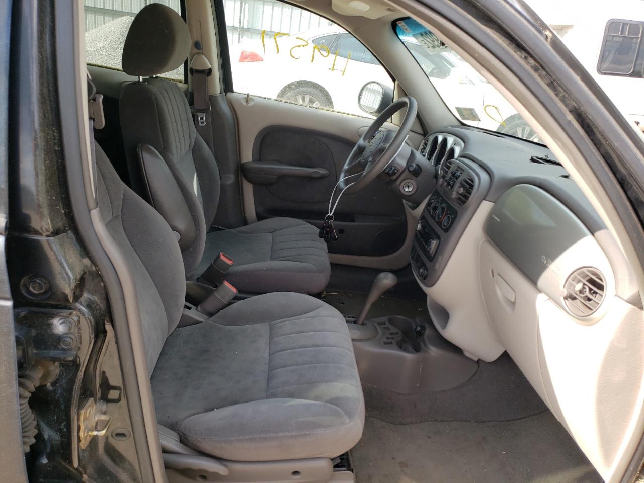 صورة رقم 5 من المزاد - 2001 CHRYSLER PT CRUISER مع VIN 3C4FY4BB01T552949