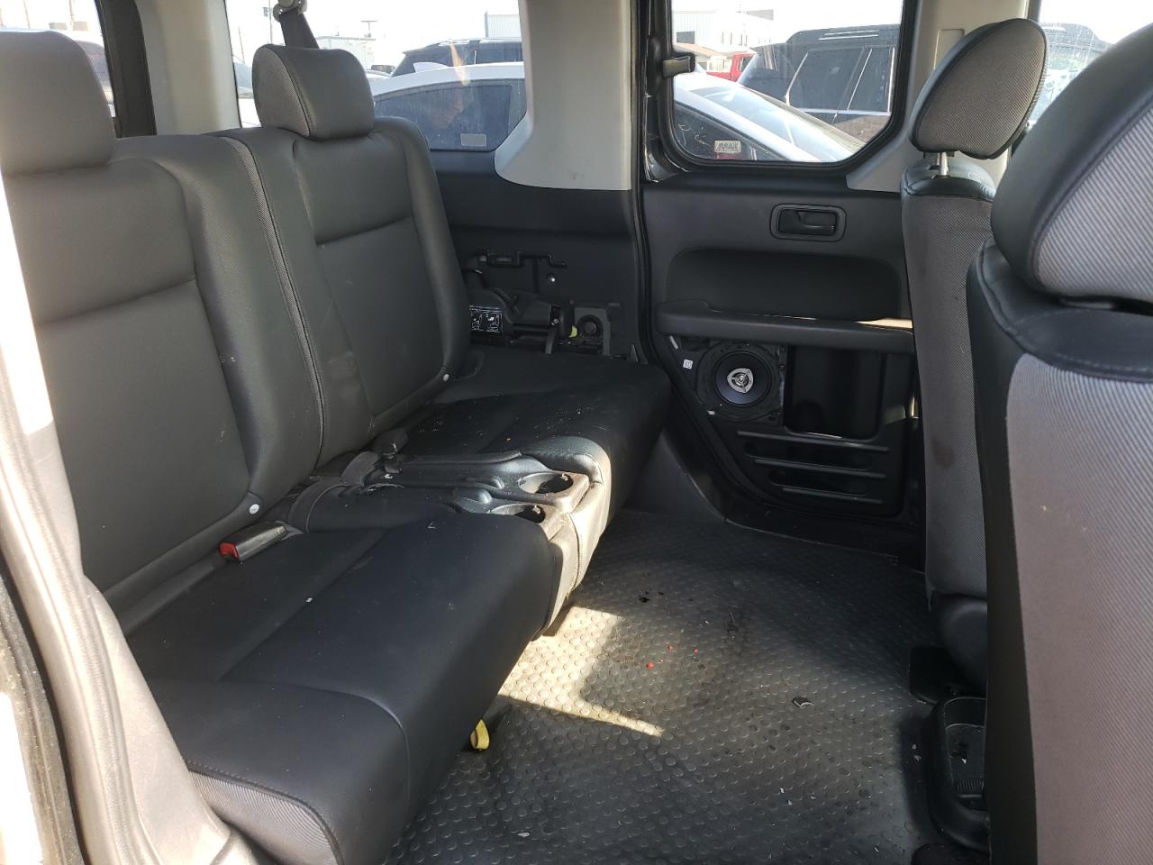 Photo 6 from auction – 2003 HONDA ELEMENT DX with VIN 5J6YH28243L008404