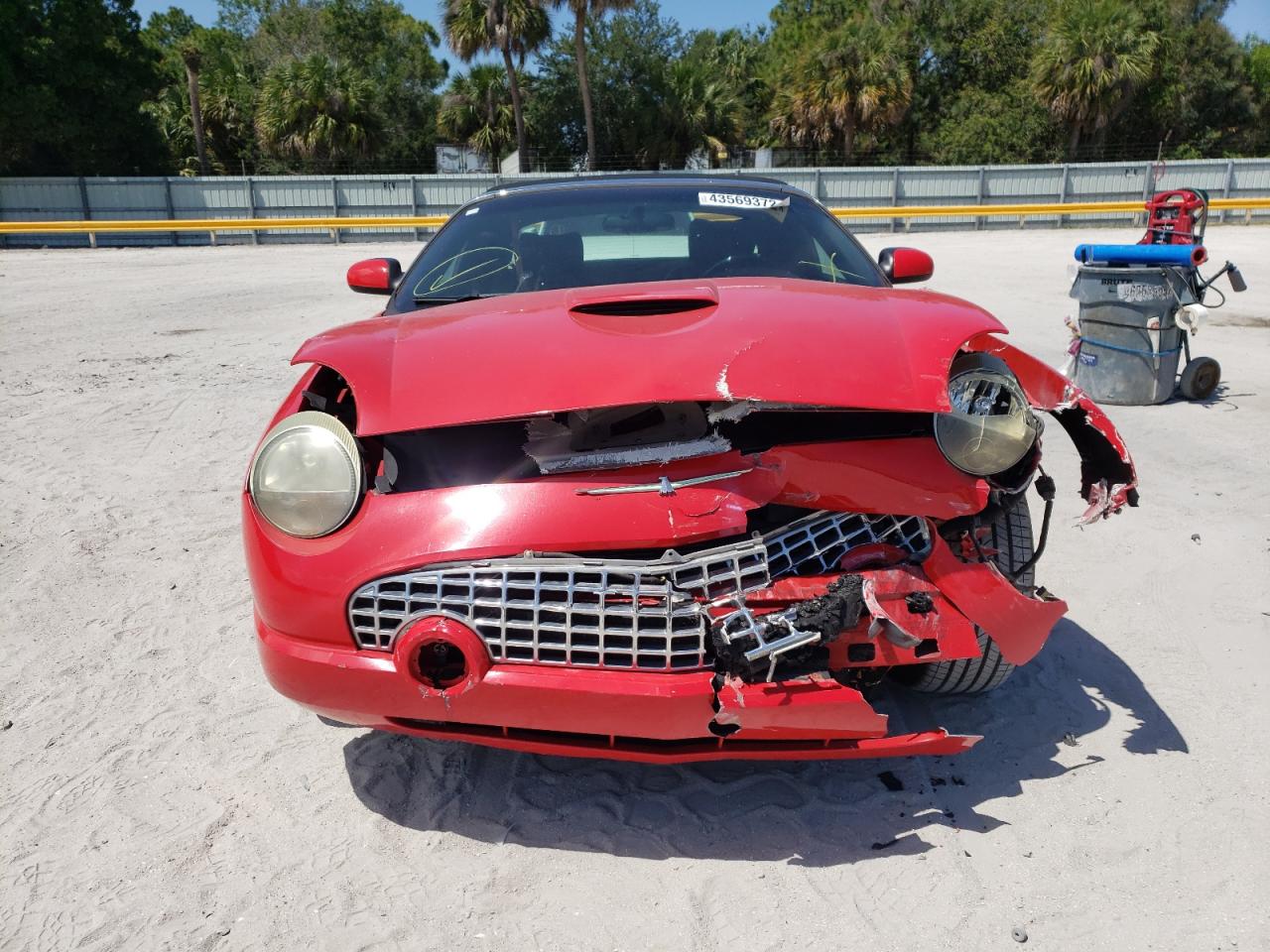 Photo 9 from auction – 2003 FORD THUNDERBIR with VIN 1FAHP60A73Y105012