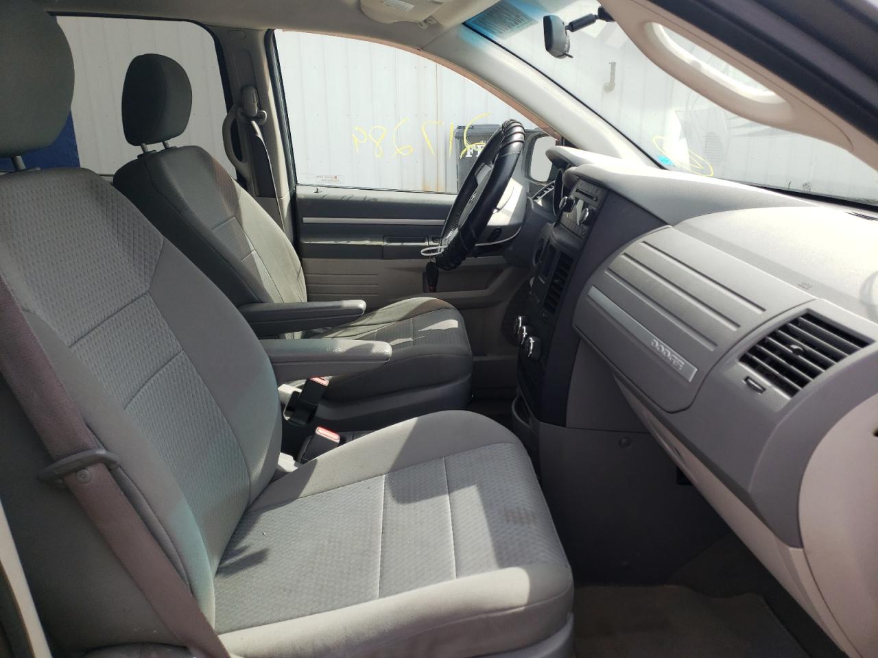 Photo 5 from auction – 2009 DODGE GRAND CARA with VIN 2D8HN44E09R697773