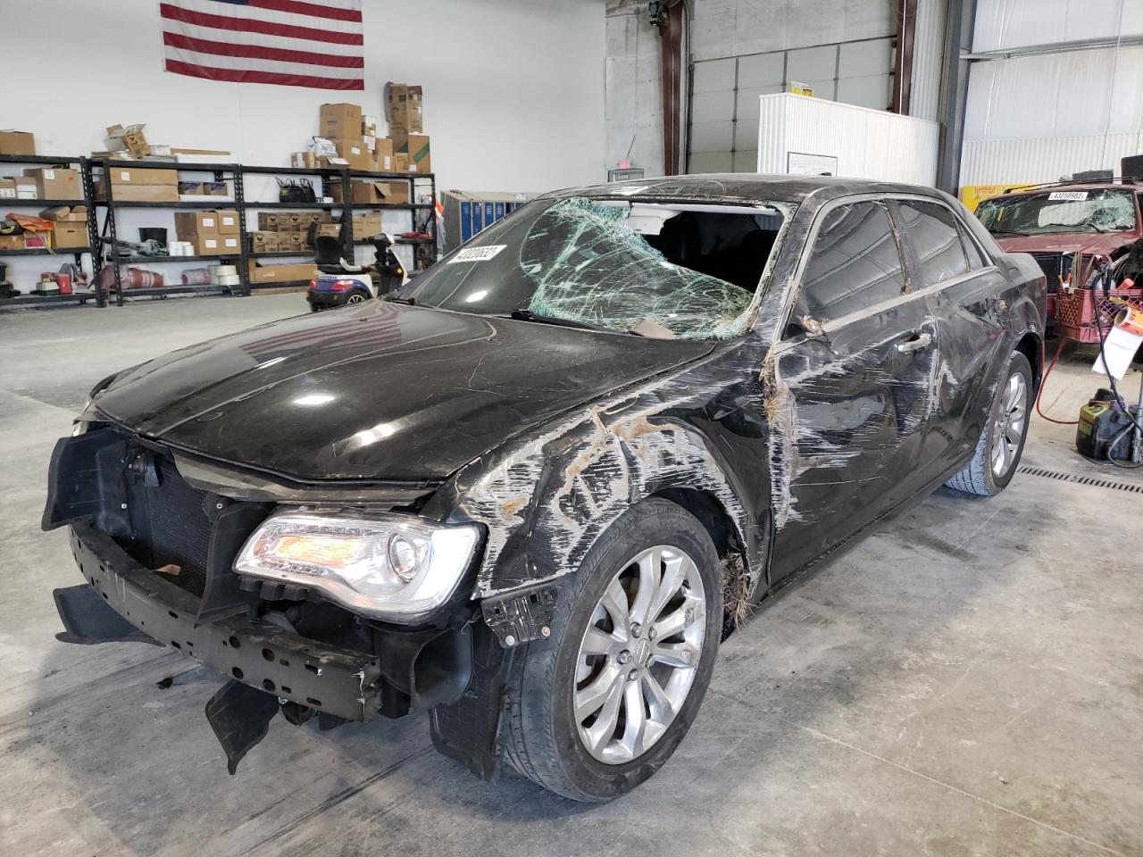 Photo 2 from auction – 2016 CHRYSLER 300C with VIN 2C3CCAKG3GH191136