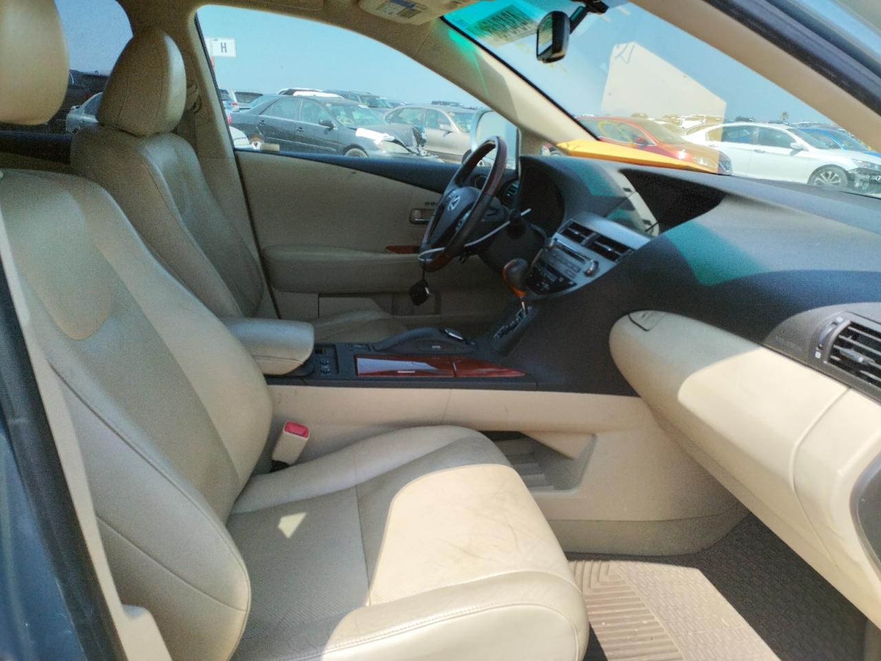 Photo 5 from auction – 2010 LEXUS RX 450 with VIN JTJBC1BA2A2013895