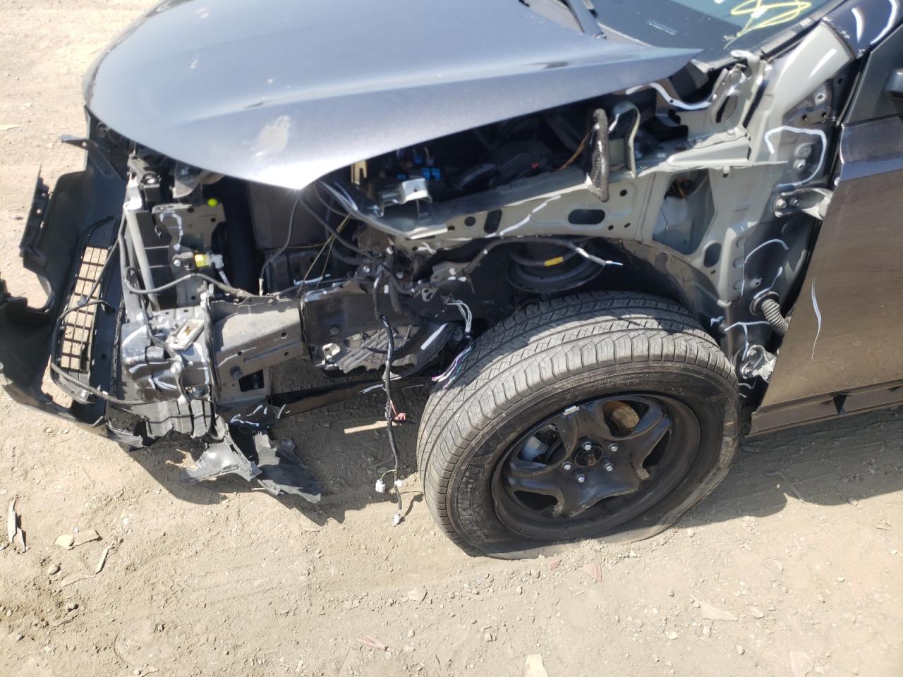 Photo 9 from auction – 2018 TOYOTA RAV4 LE with VIN JTMZFREV4JJ211485
