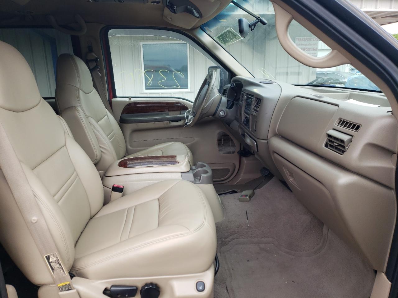 Photo 5 from auction – 2000 FORD EXCURSION with VIN 1FMNU42S4YED79014