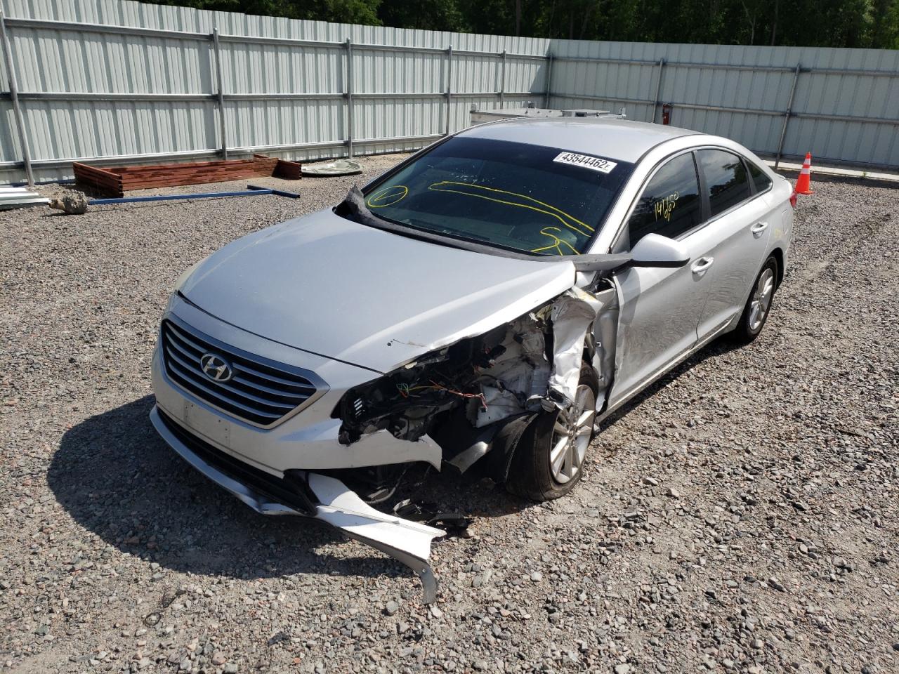 Photo 2 from auction – 2015 HYUNDAI SONATA SE with VIN 5NPE24AF5FH087271