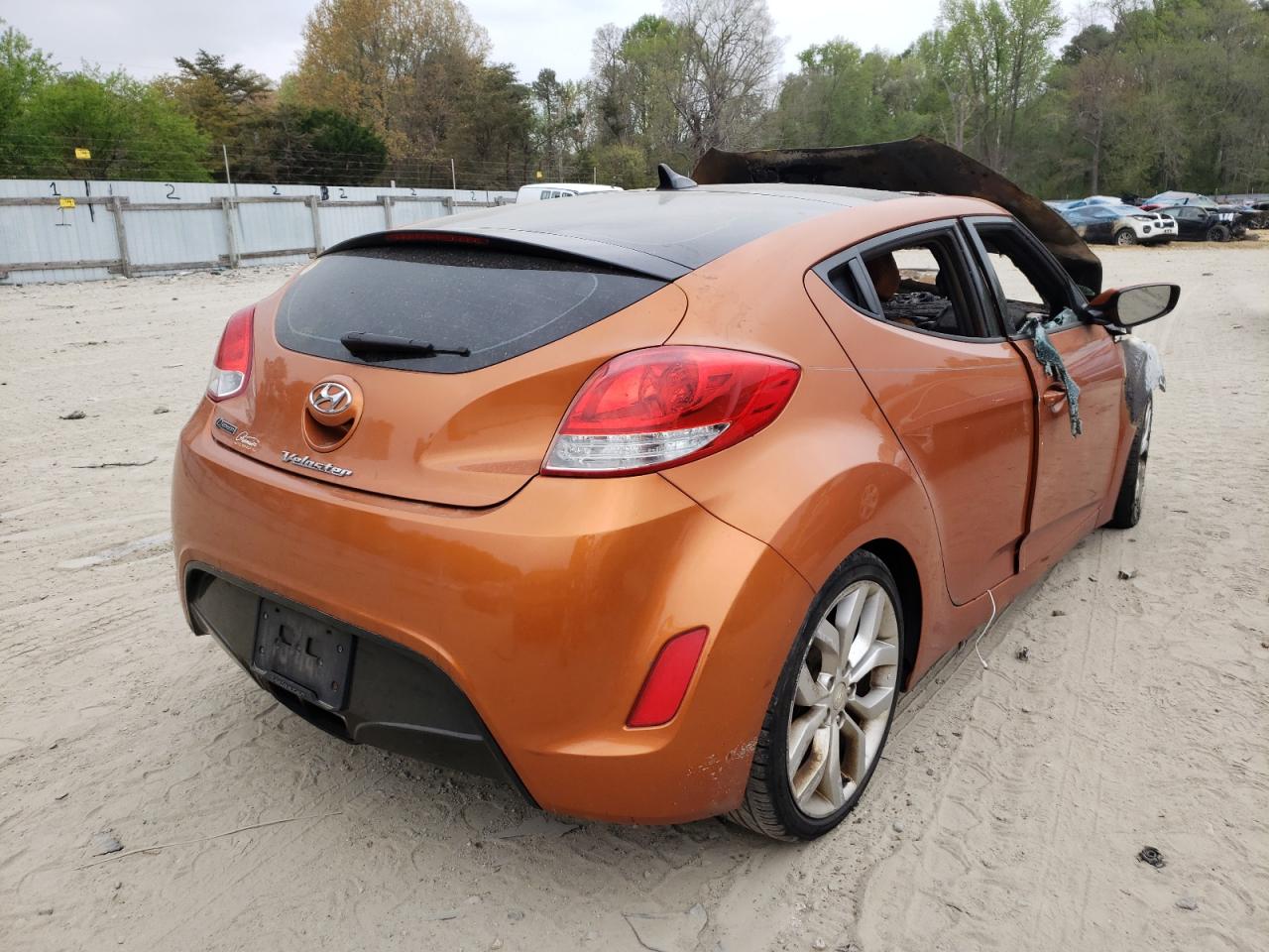 Photo 4 from auction – 2013 HYUNDAI VELOSTER with VIN KMHTC6AD1DU179734