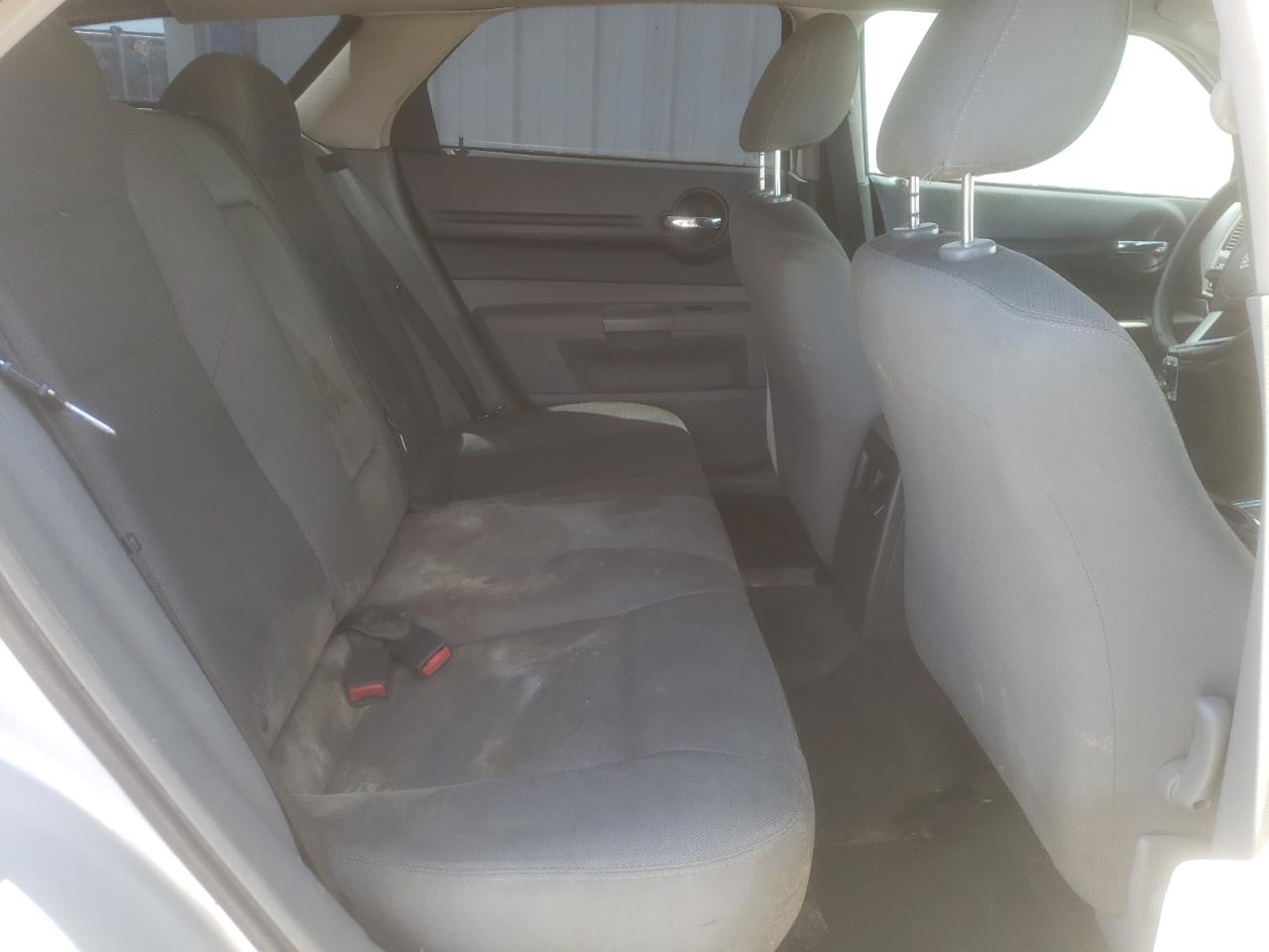 Photo 6 from auction – 2005 DODGE MAGNUM SE with VIN 2D4FV48T05H679579