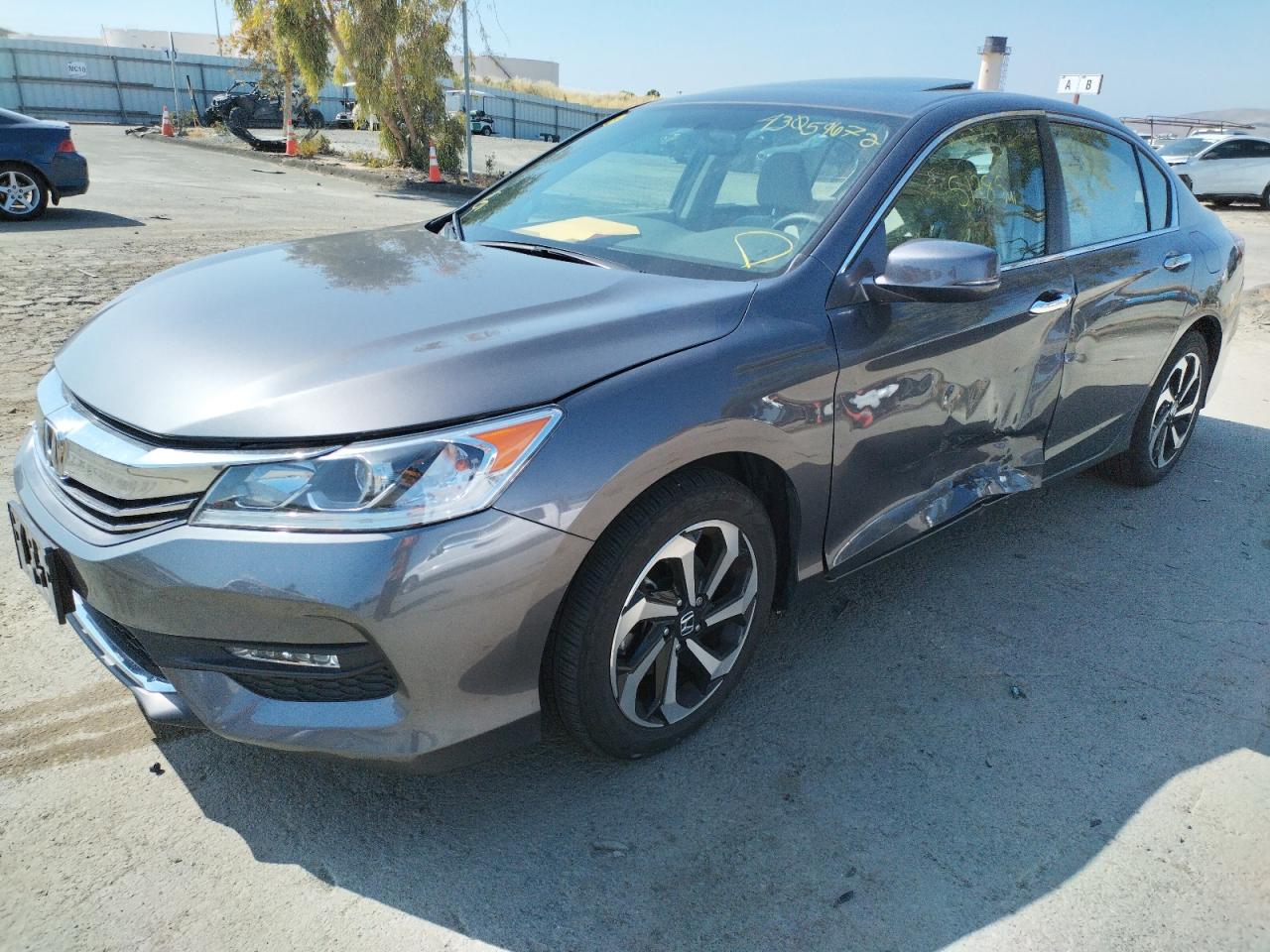 Photo 2 from auction – 2017 HONDA ACCORD EX with VIN 1HGCR2F74HA232157