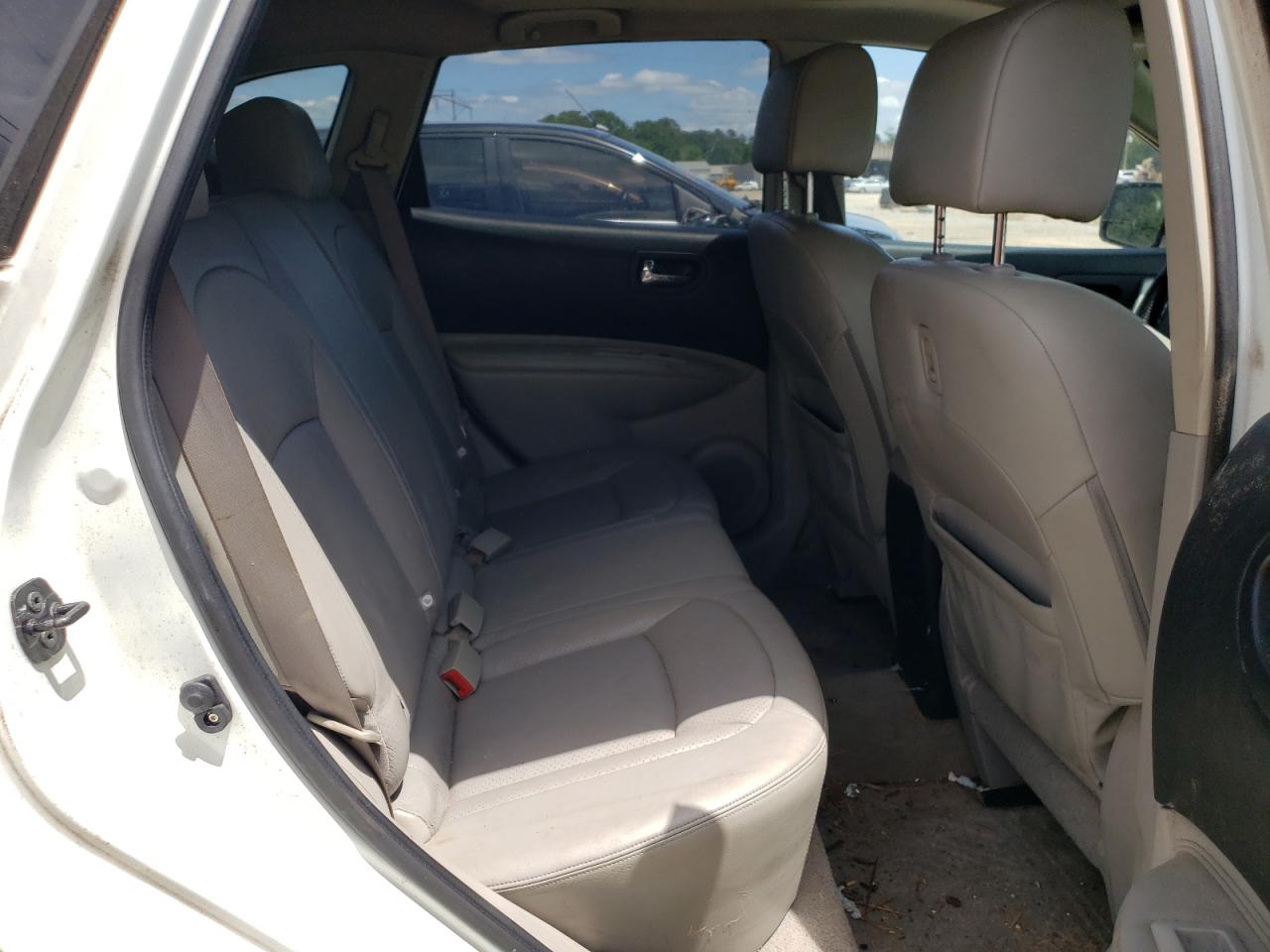 Photo 6 from auction – 2011 NISSAN ROGUE S with VIN JN8AS5MT2BW163219