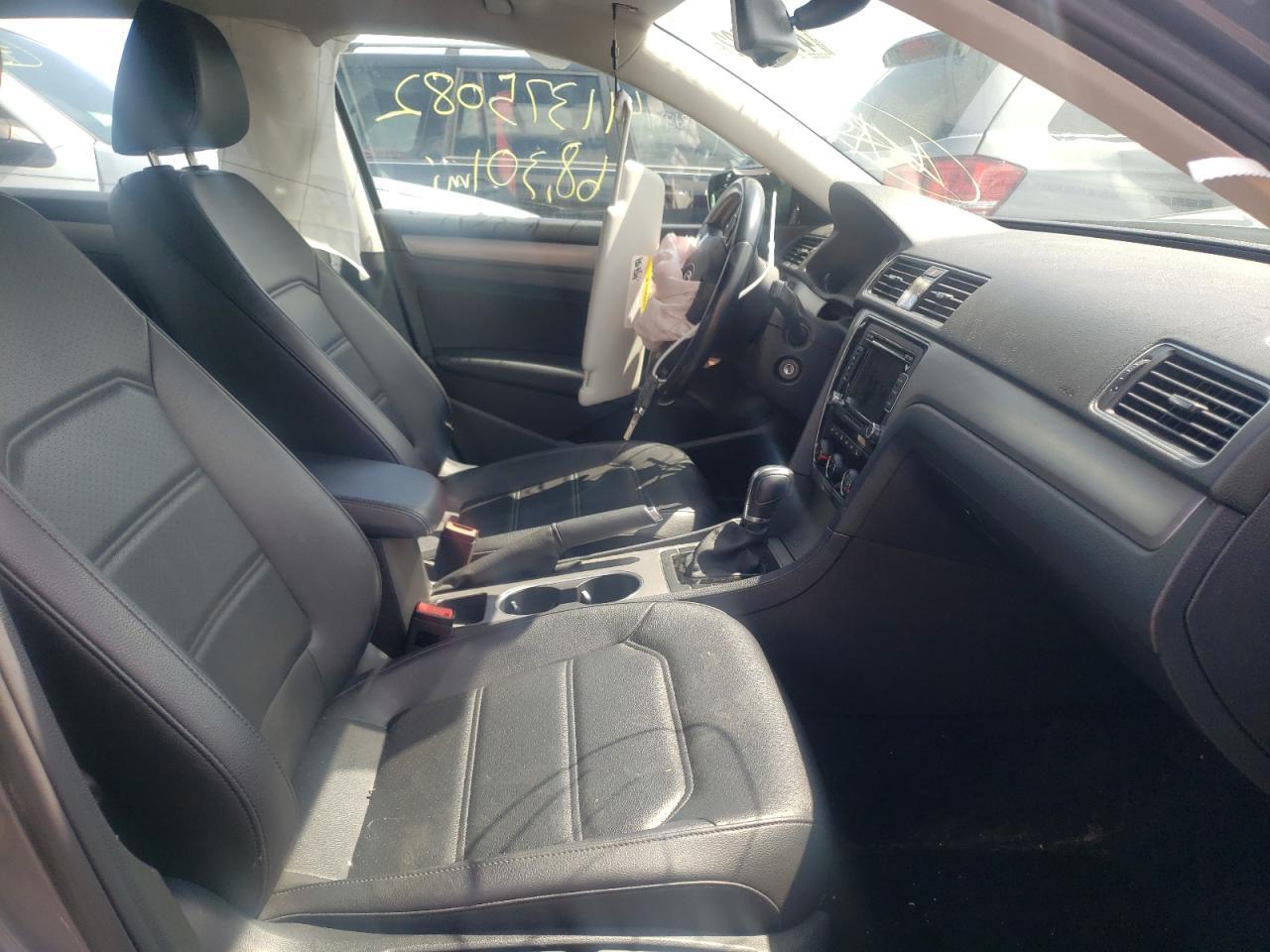 Photo 5 from auction – 2014 VOLKSWAGEN PASSAT SE with VIN 1VWBS7A3XEC113218