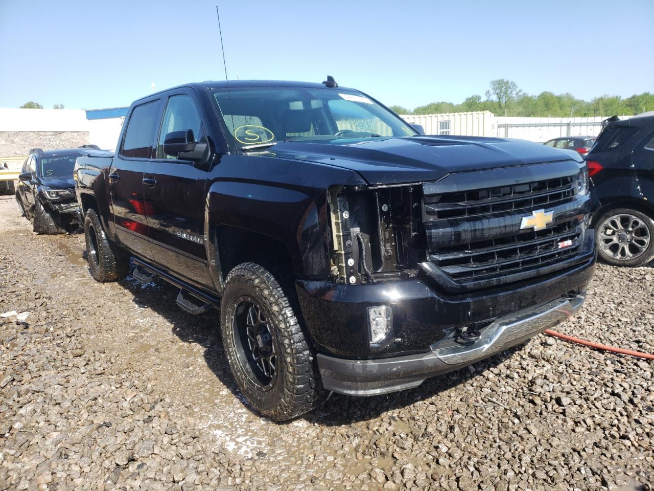CHEVROLET SILVERADO 2018 with VIN 3GCUKREC8JG445991 - Photo from auction