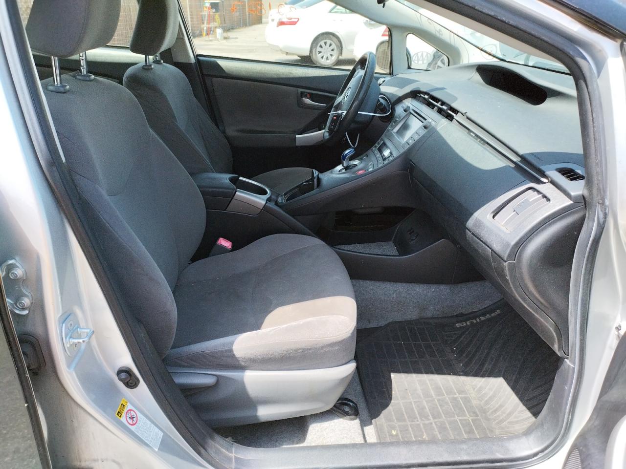 Photo 5 from auction – 2013 TOYOTA PRIUS with VIN JTDKN3DUXD0354431