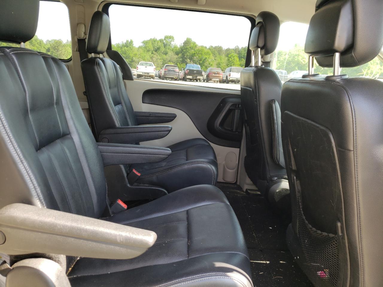 Photo 6 from auction – 2013 CHRYSLER TOWN & COU with VIN 2C4RC1BGXDR594025