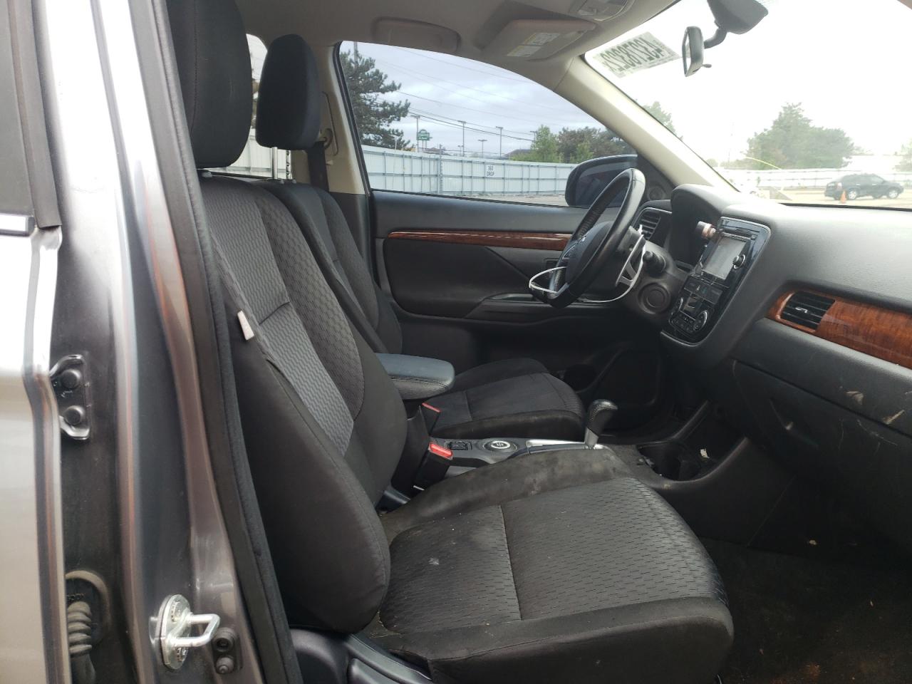 Photo 5 from auction – 2014 MITSUBISHI OUTLANDER with VIN JA4JZ4AX1EZ003161