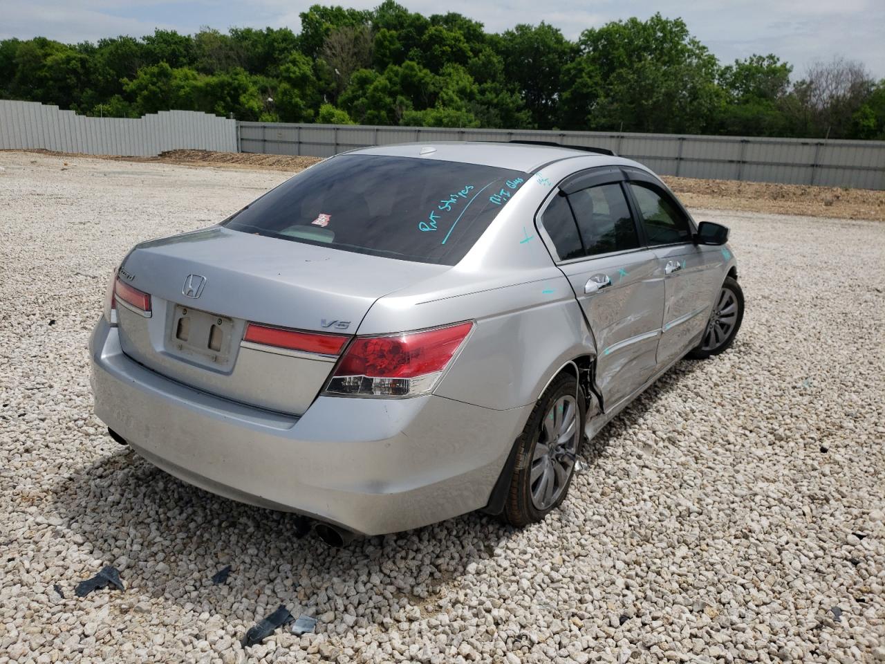 Photo 4 from auction – 2011 HONDA ACCORD EXL with VIN 1HGCP3F86BA025572
