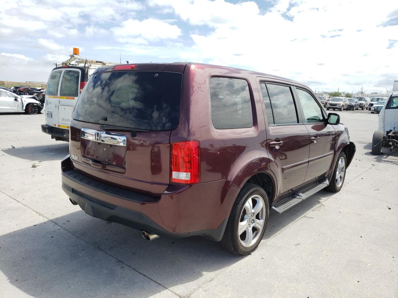 Photo 4 from auction – 2012 HONDA PILOT EXL with VIN 5FNYF3H61CB012403