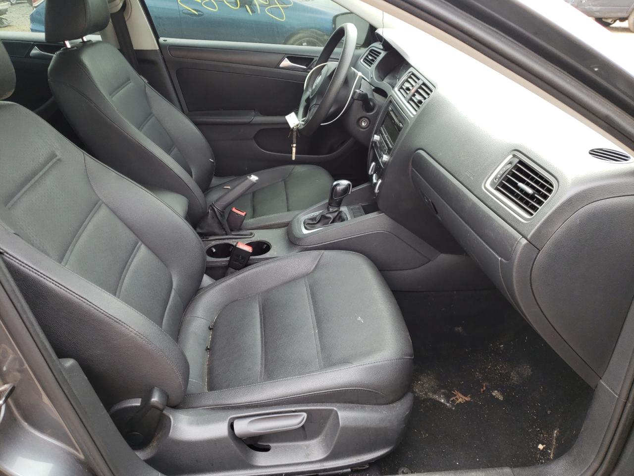 Photo 15 from auction – 2012 VOLKSWAGEN JETTA SE with VIN 3VWDP7AJ4CM397580
