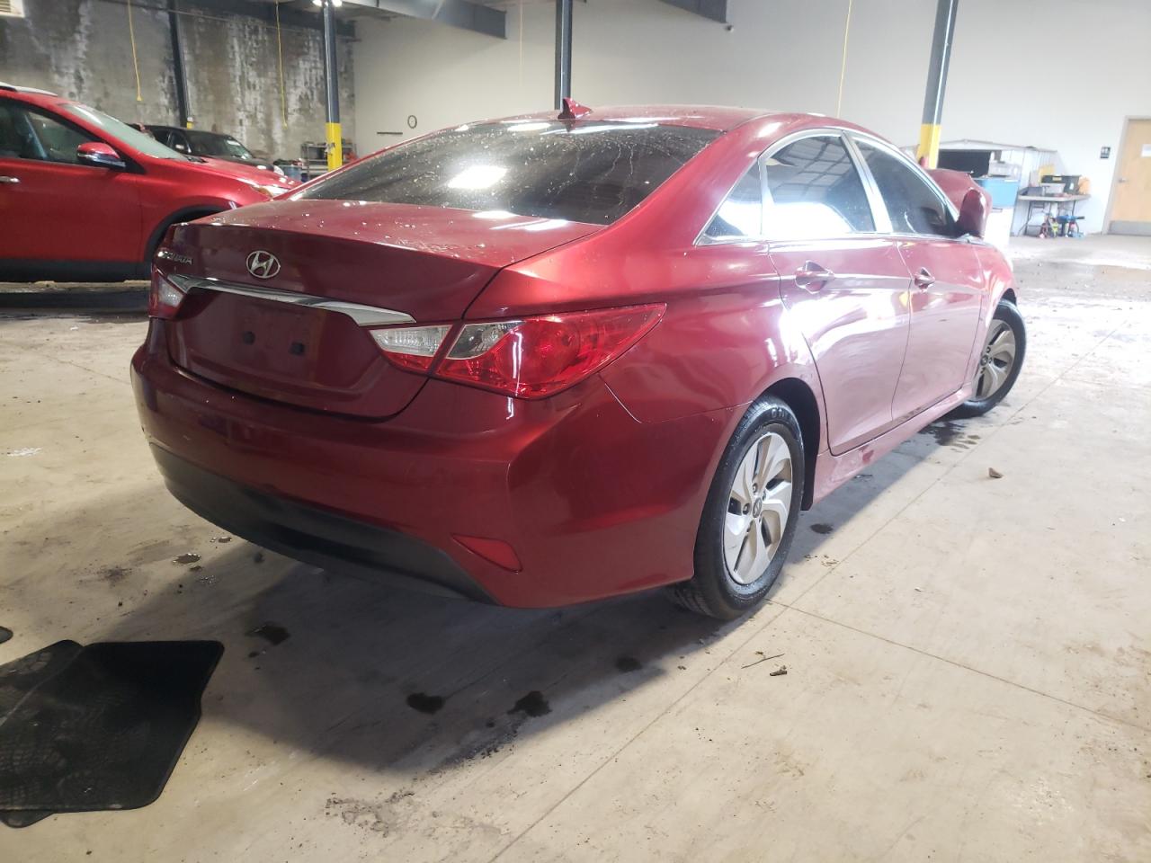 Photo 4 from auction – 2014 HYUNDAI SONATA GLS with VIN 5NPEB4AC6EH818066
