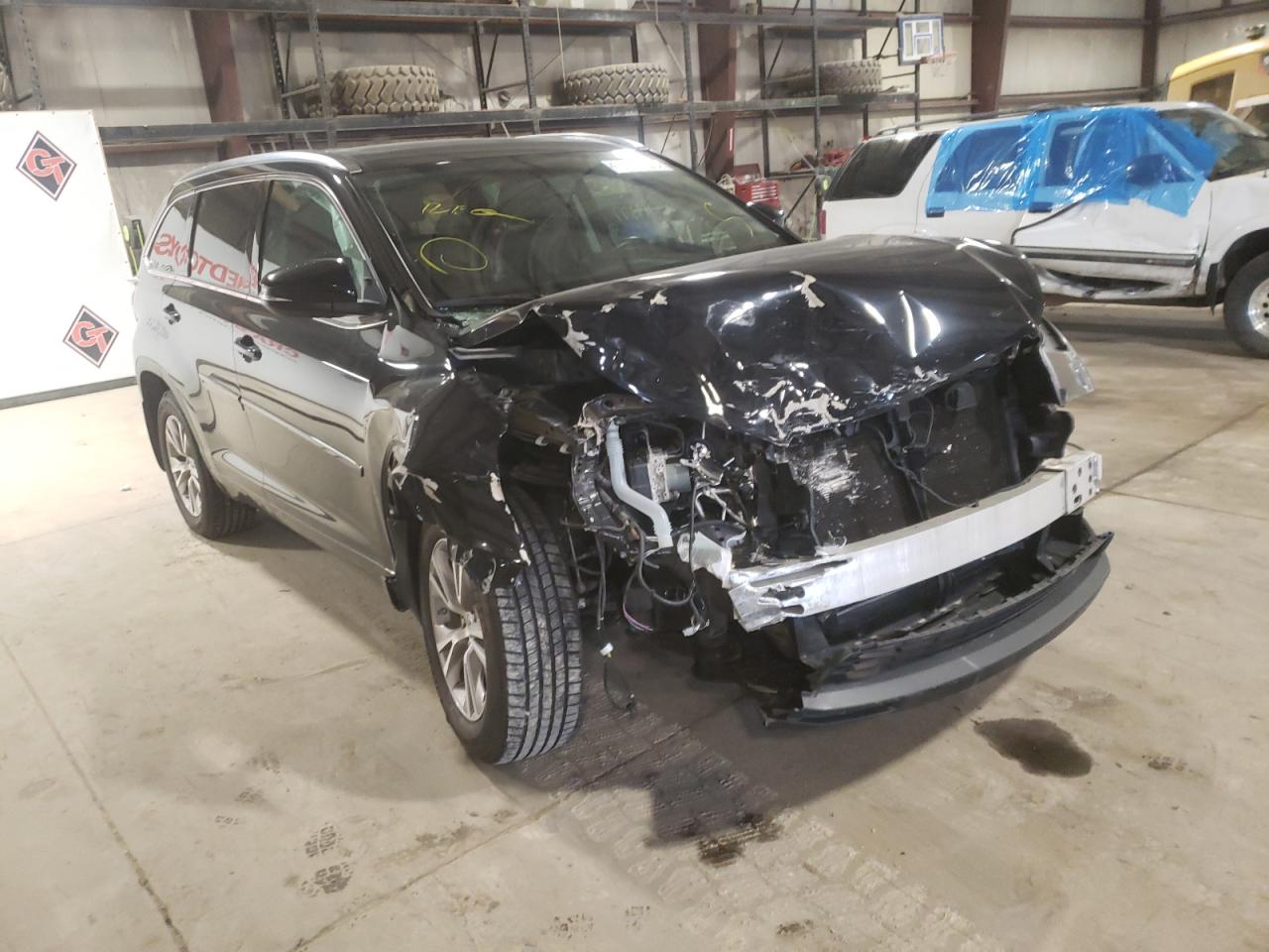 TOYOTA HIGHLANDER 2015 with VIN 5TDJKRFH5FS217128 - Photo from auction