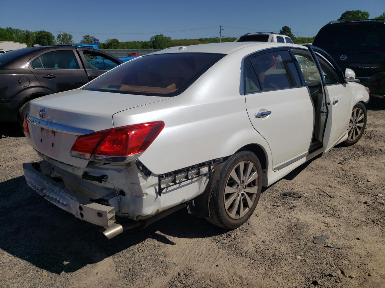 Photo 4 from auction – 2011 TOYOTA AVALON BAS with VIN 4T1BK3DB8BU374749