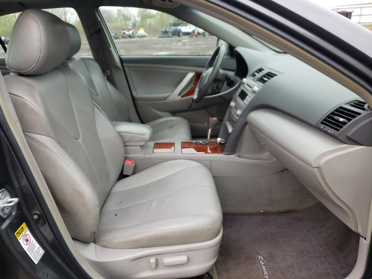 Photo 5 from auction – 2011 TOYOTA CAMRY BASE with VIN 4T4BF3EK6BR145141