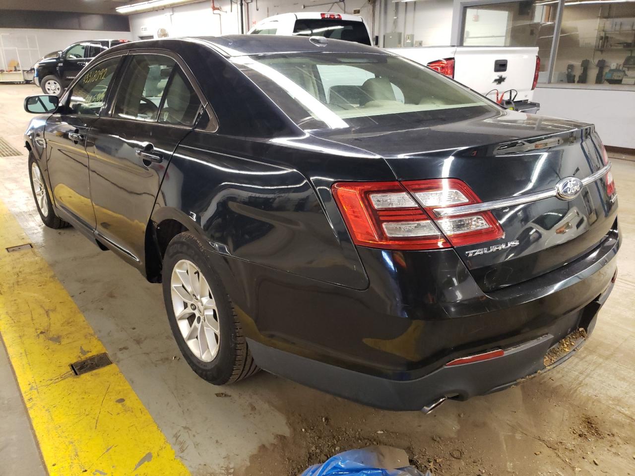 Photo 3 from auction – 2014 FORD TAURUS SE with VIN 1FAHP2D88EG125245