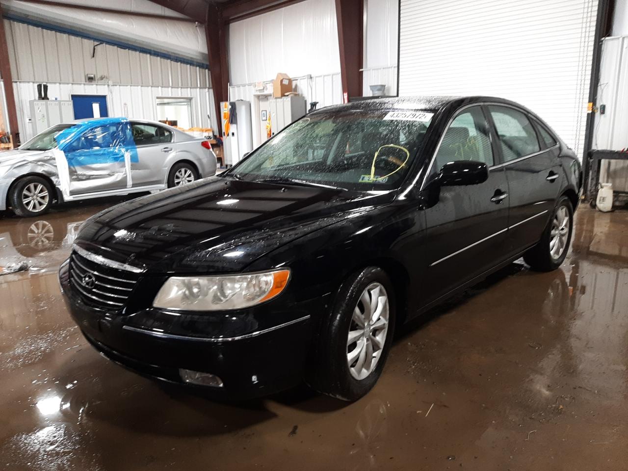 Photo 2 from auction – 2007 HYUNDAI AZERA SE with VIN KMHFC46F97A158678