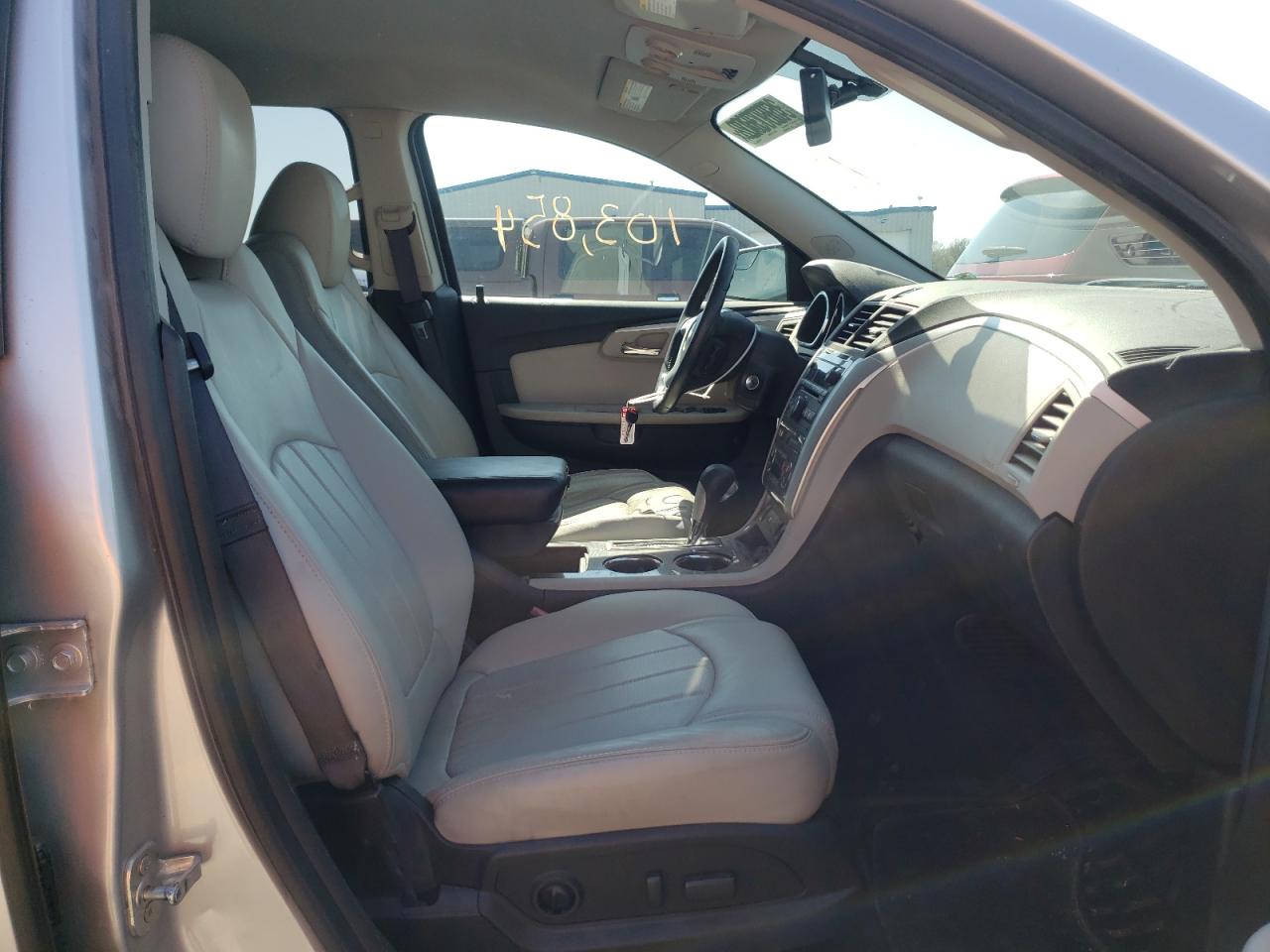 Photo 5 from auction – 2011 CHEVROLET TRAVERSE L with VIN 1GNKVLEDXBJ398278