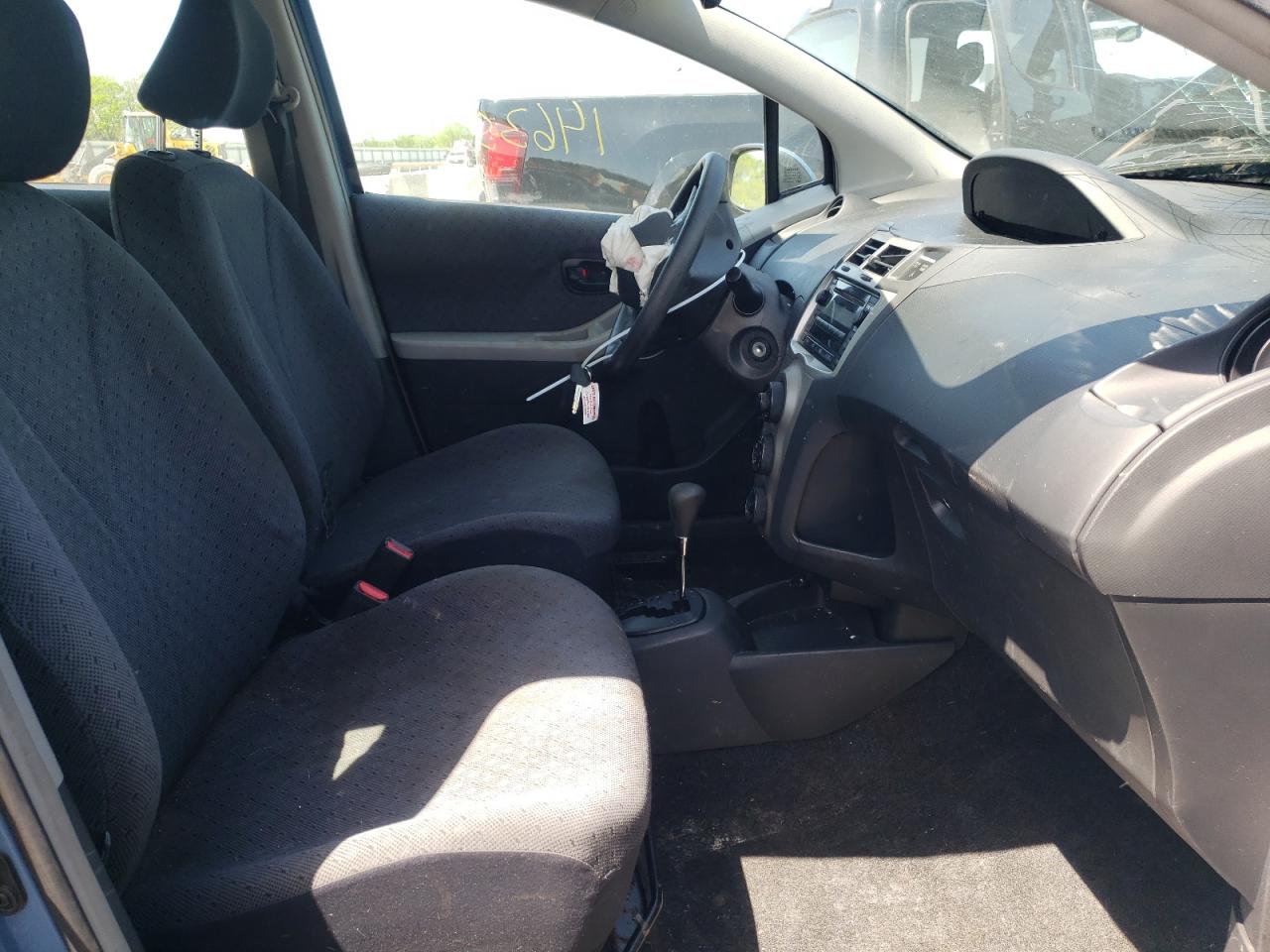 Photo 5 from auction – 2010 TOYOTA YARIS with VIN JTDKT4K33A5282203