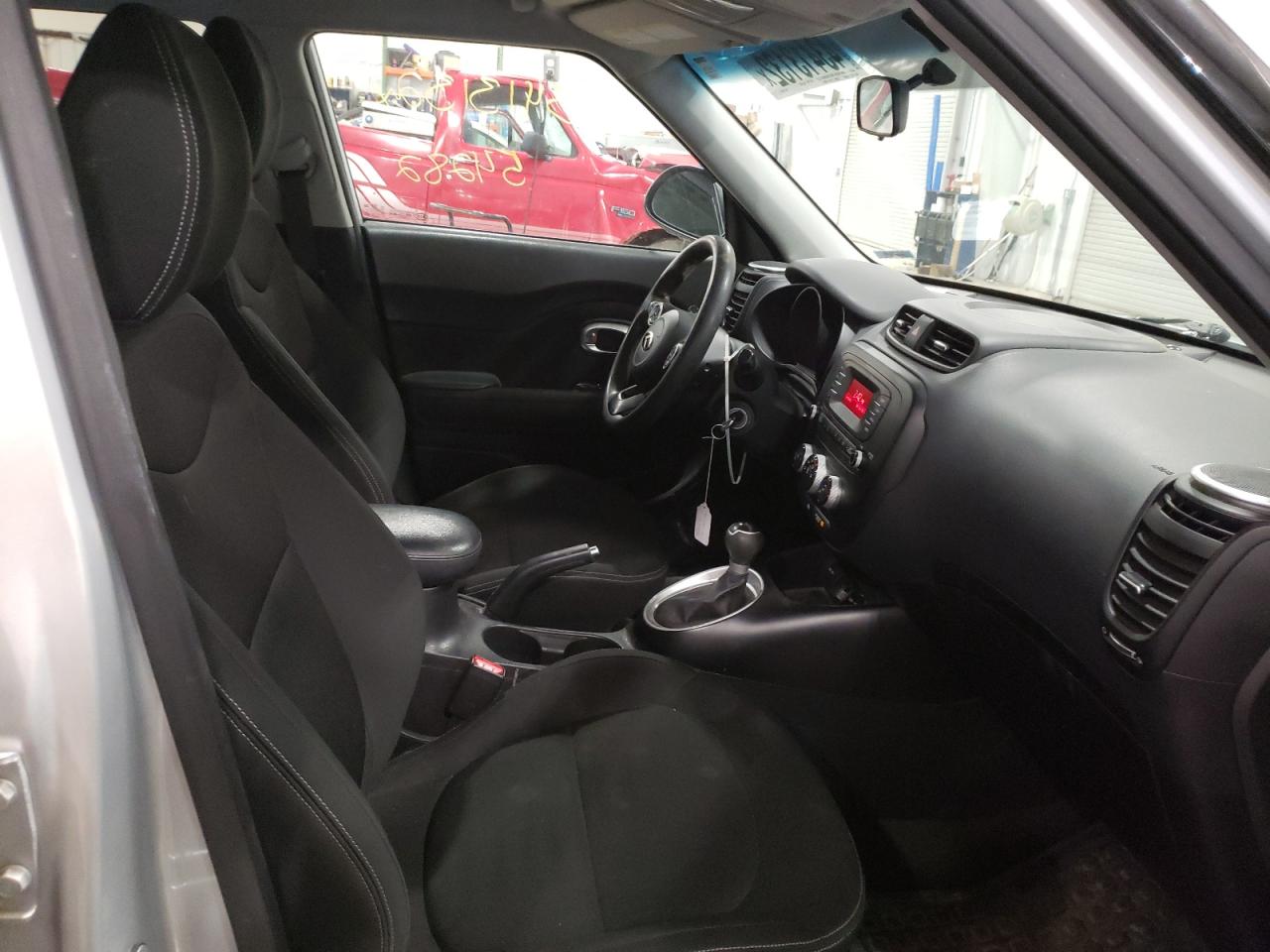 Photo 5 from auction – 2014 KIA SOUL with VIN KNDJN2A2XE7703167