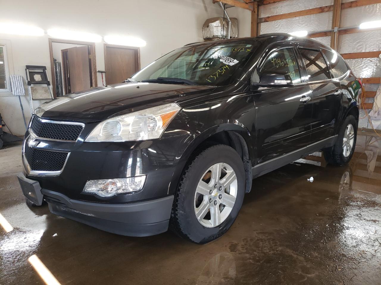 Photo 2 from auction – 2011 CHEVROLET TRAVERSE L with VIN 1GNKRGED1BJ137374