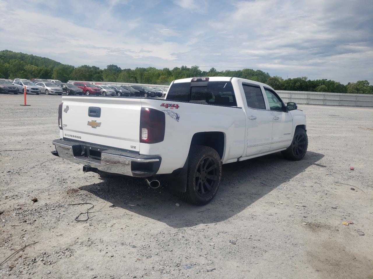 Photo 4 from auction – 2018 CHEVROLET SILVRDO LT with VIN 3GCUKSEC7JG511700