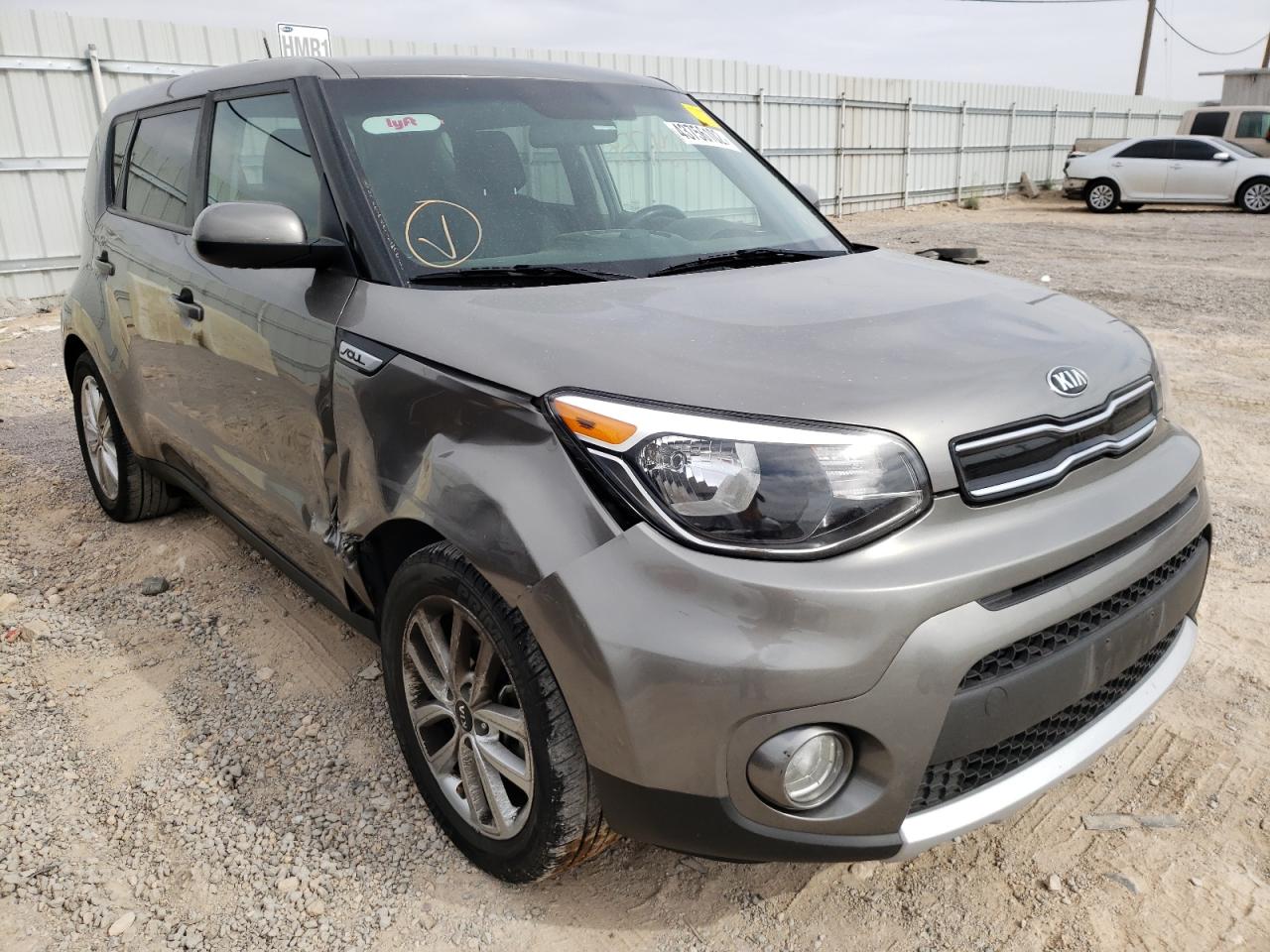KIA SOUL + 2018 with VIN KNDJP3A50J7577857 - Photo from auction