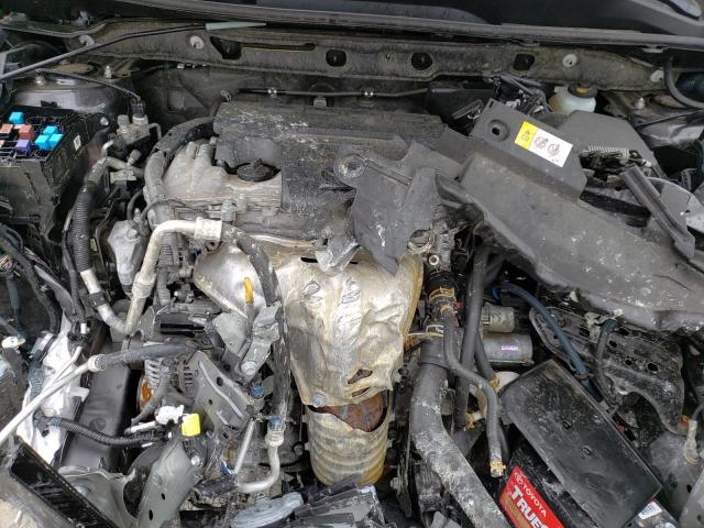 Photo 7 from auction – 2017 TOYOTA RAV4 XLE with VIN JTMWFREV5HJ133313