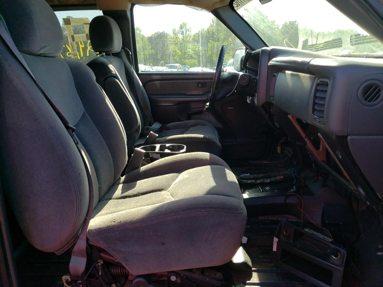 Photo 5 from auction – 2005 GMC NEW SIERRA with VIN 2GTEC19T151301842