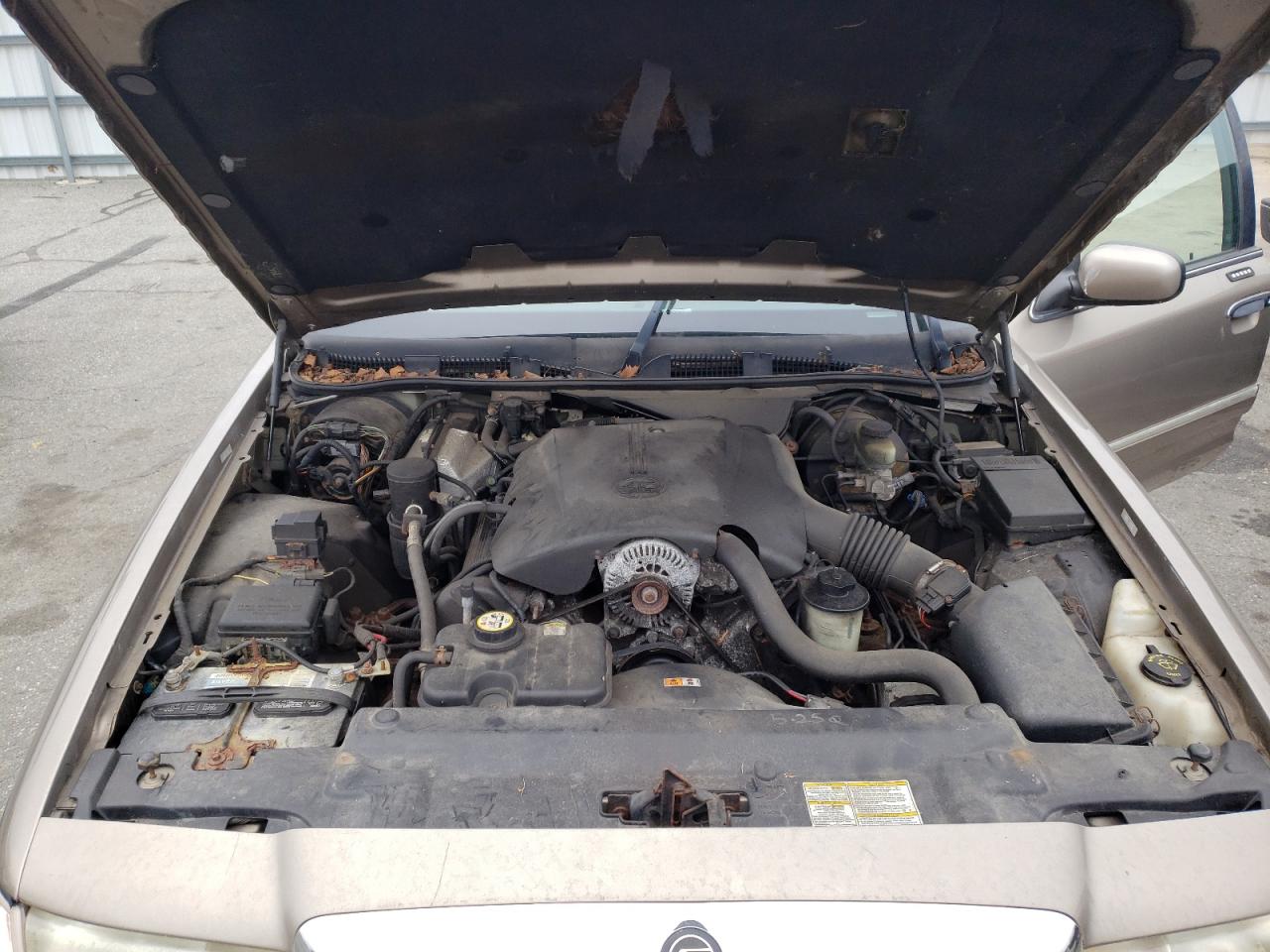 Photo 7 from auction – 2002 MERCURY GRAND MARQ with VIN 2MEFM74W02X647443