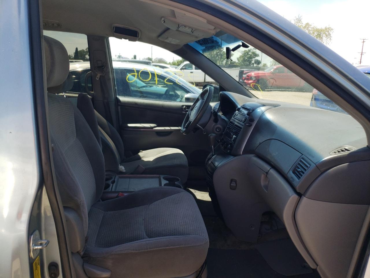 Photo 5 from auction – 2006 TOYOTA SIENNA CE with VIN 5TDZA23C26S431371
