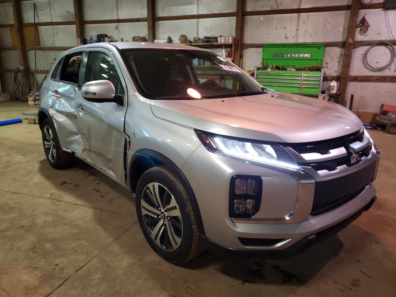MITSUBISHI OUTLANDER 2021 with VIN JA4APVAU8MU014008 - Photo from auction