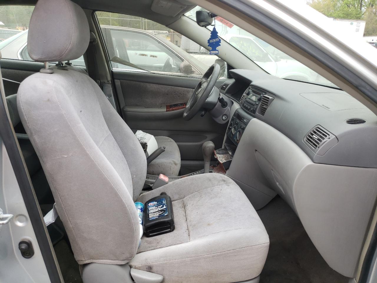 Photo 5 from auction – 2005 TOYOTA COROLLA CE with VIN JTDBR32E652051376